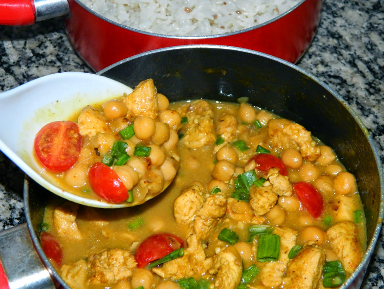 Experimente fazer graos de bico com curry, seque a barriga