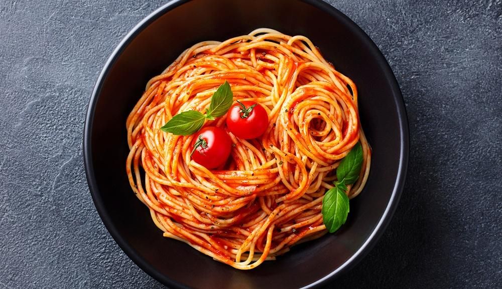 macarrão de panela ao molho sugo
